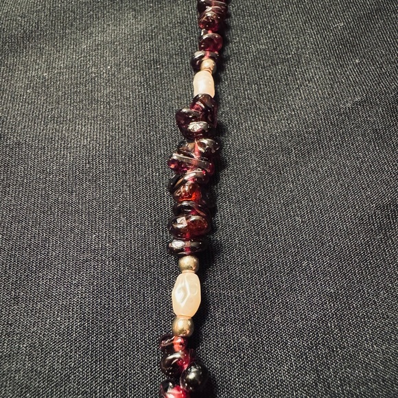 Garnet and Pearl Bracelet - Picture 5 of 5